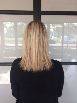 Dee van der Zeeuw zonder hairextensions achterkant Dee van der Zeeuw zonder hairextensions achterkant