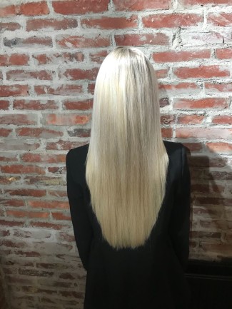 haarverlgning Roos van der Aa met hairextensions